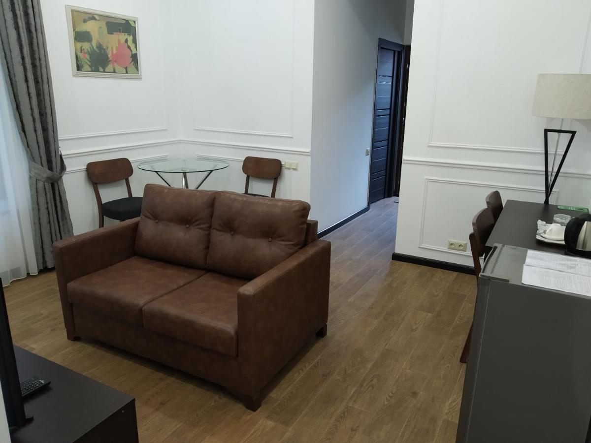 Boutique Living Hotel By Arta เยเรวาน ภายนอก รูปภาพ