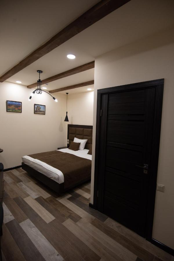 Boutique Living Hotel By Arta เยเรวาน ภายนอก รูปภาพ