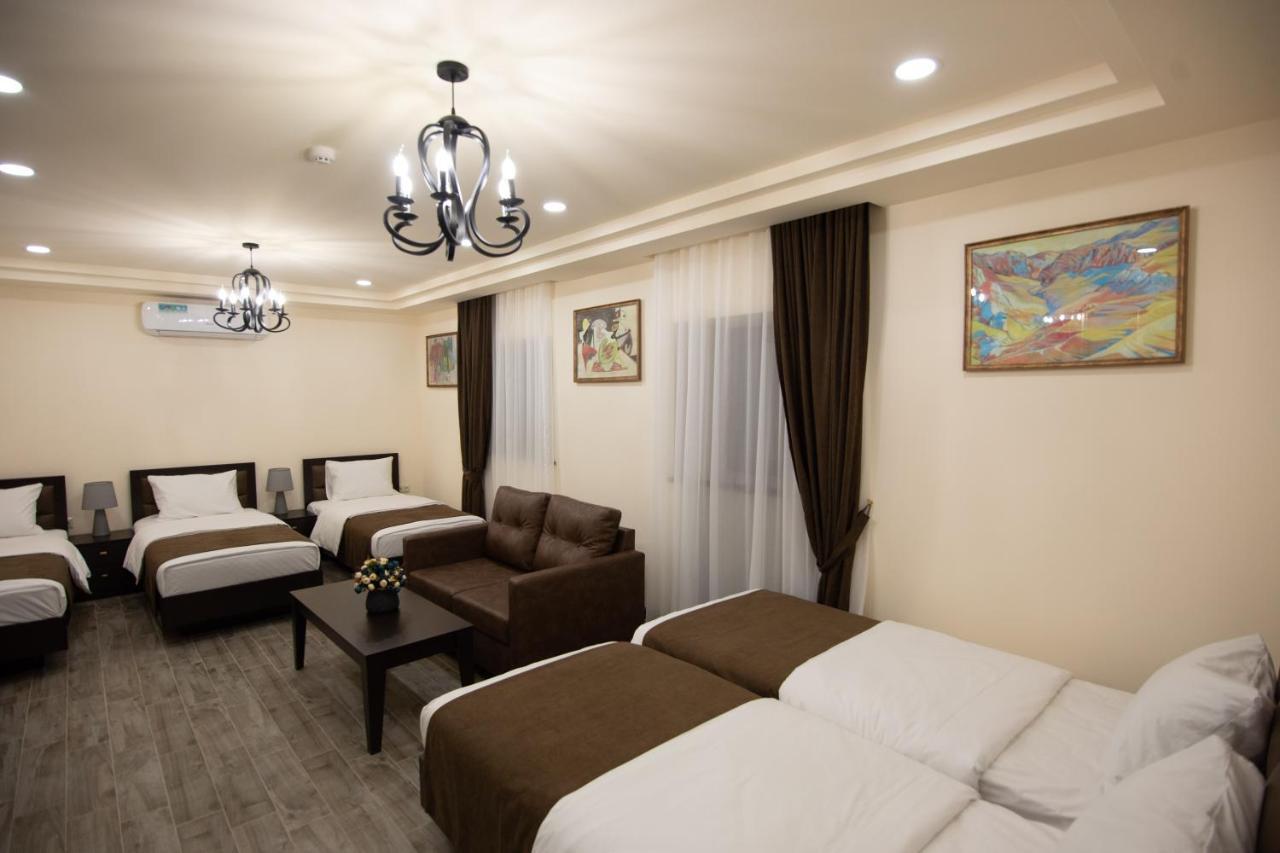 Boutique Living Hotel By Arta เยเรวาน ภายนอก รูปภาพ