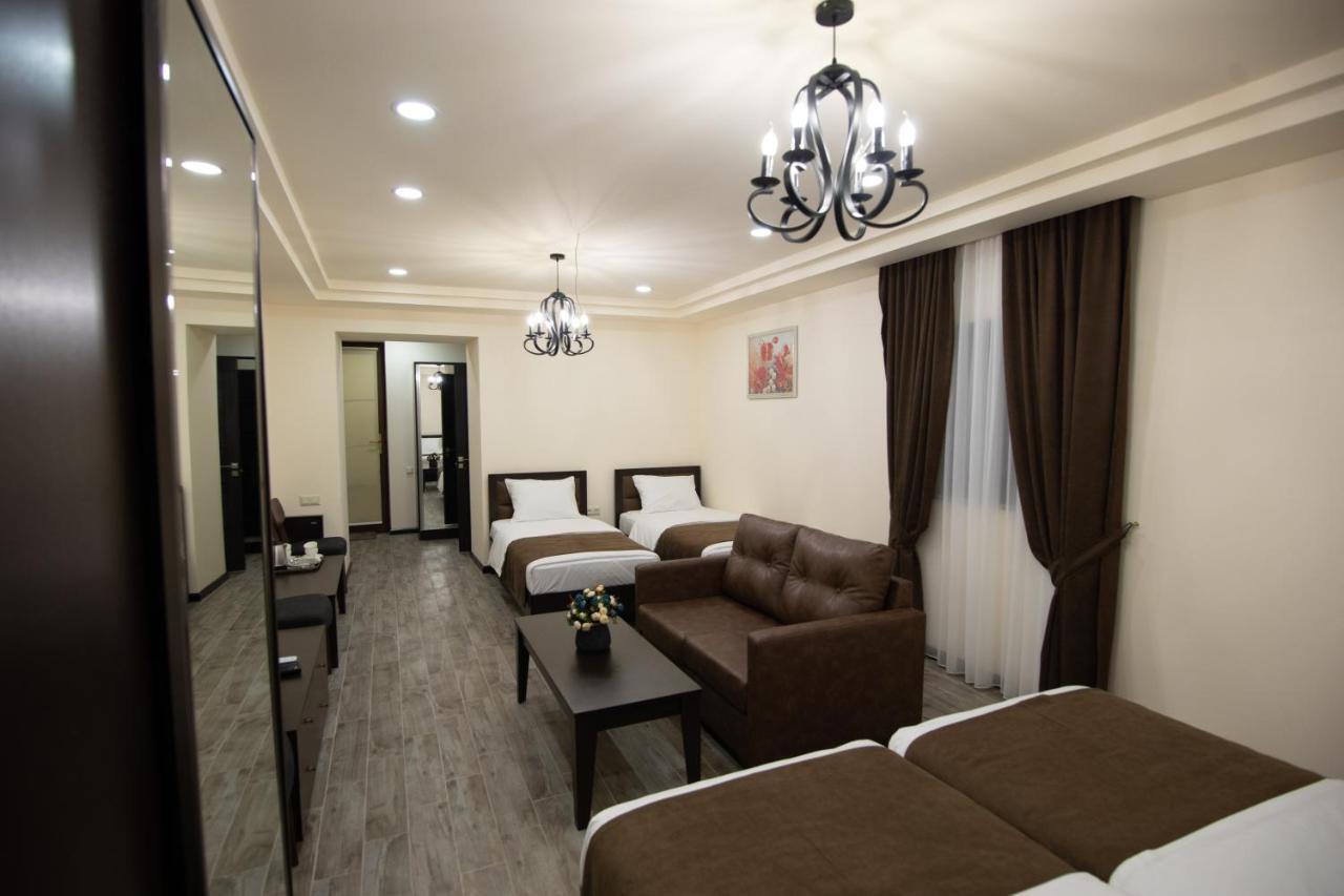 Boutique Living Hotel By Arta เยเรวาน ภายนอก รูปภาพ