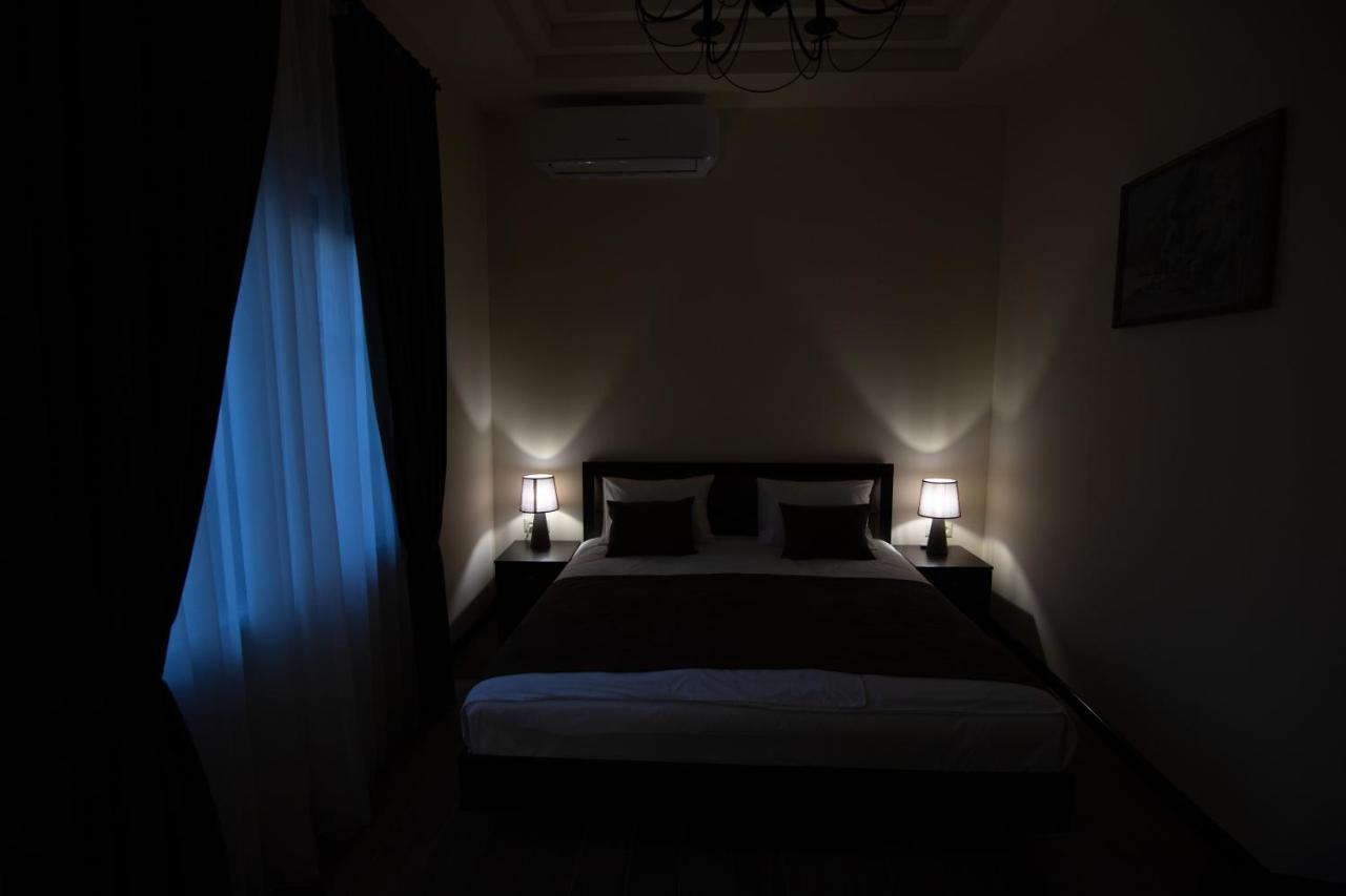 Boutique Living Hotel By Arta เยเรวาน ภายนอก รูปภาพ