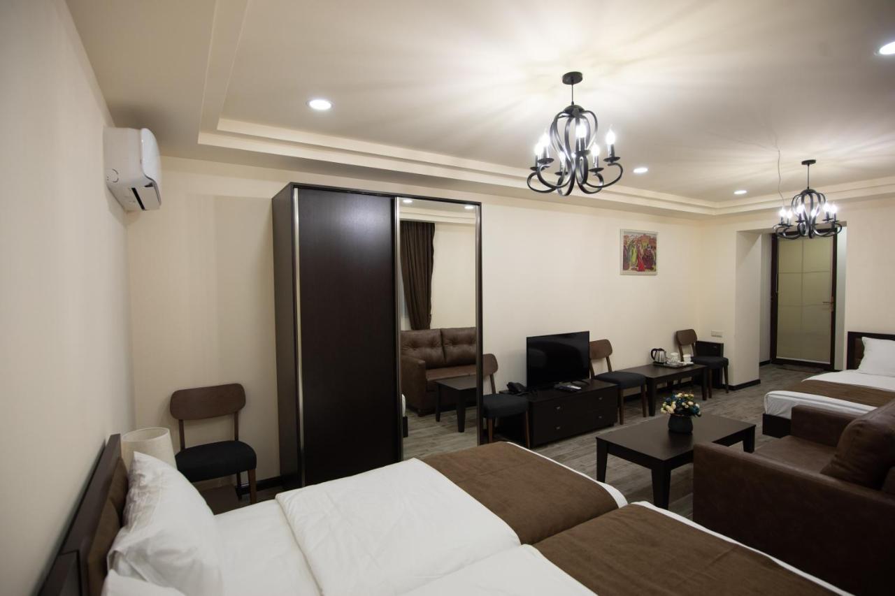 Boutique Living Hotel By Arta เยเรวาน ภายนอก รูปภาพ